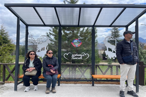 Tunceli’de toplu ulaşım durakları yenileniyor