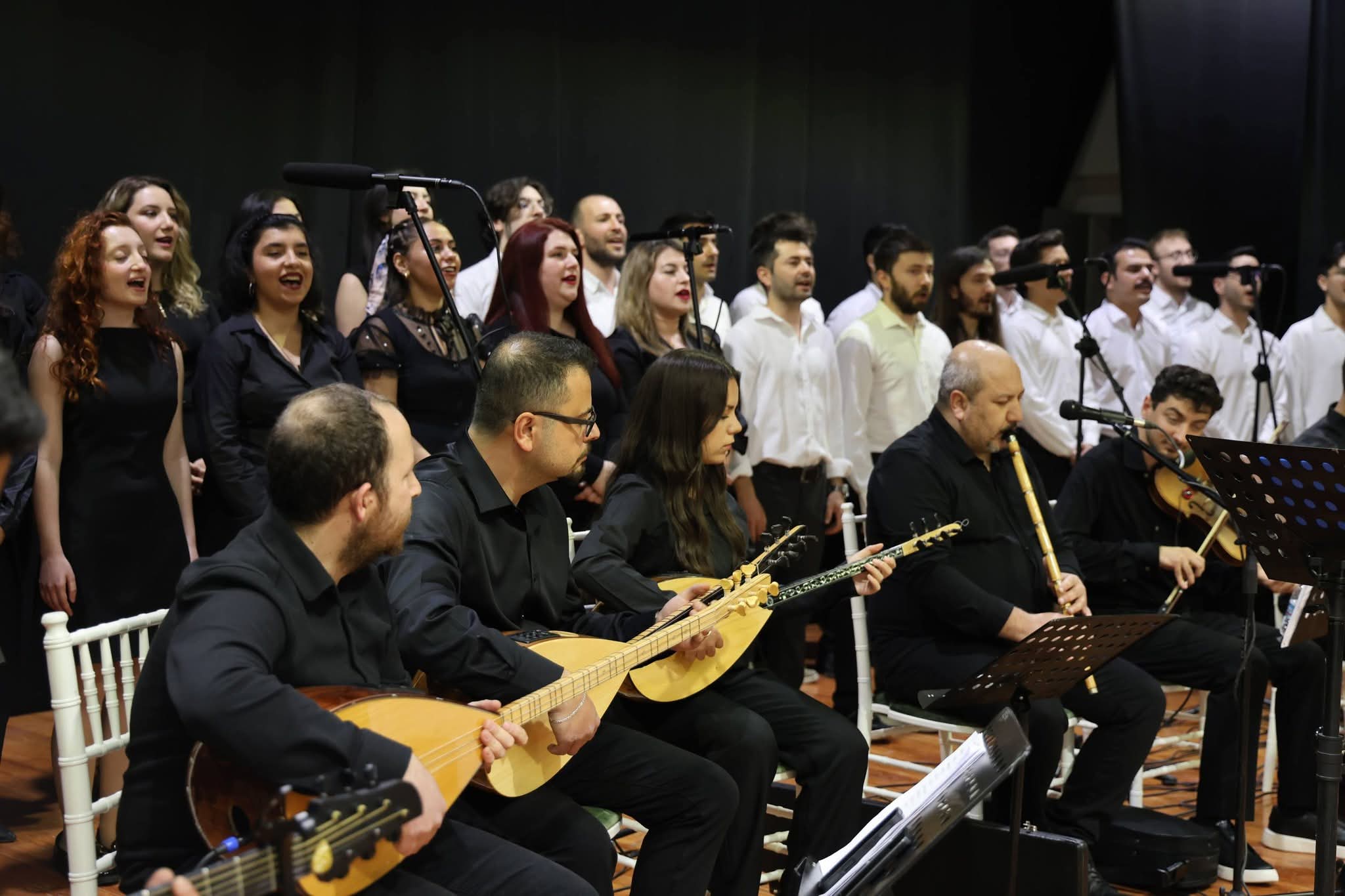 Gençlik Korosu Çifteler’de konser verdi