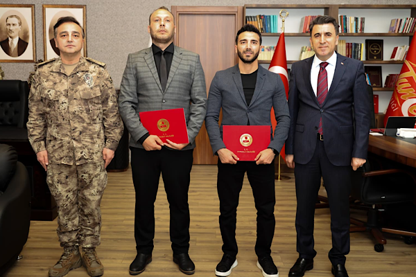 Tunceli’de boğulma tehlikesi geçiren çocuk polis müdahalesiyle kurtarıldı