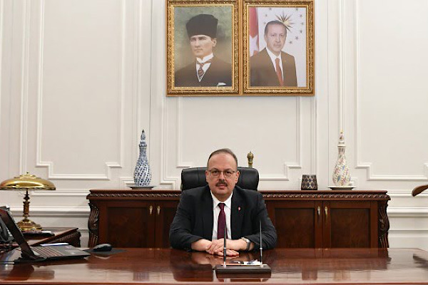 Canbolat: Bayramlar, dayanışma duygularının güç kazandığı müstesna zaman dilimleridir
