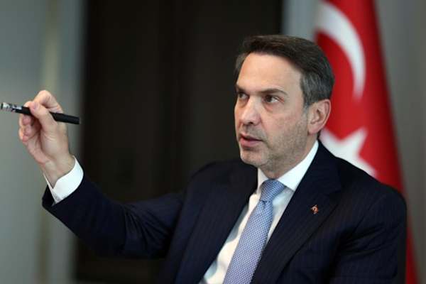 Bayraktar, Gürcistan Ekonomi ve Sürdürülebilir Kalkınma Bakanı Kvrivishvili ile görüştü