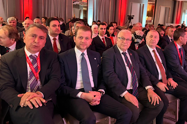Özdağ ve Zafer Partisi heyeti Üsküp’te kongreye katıldı