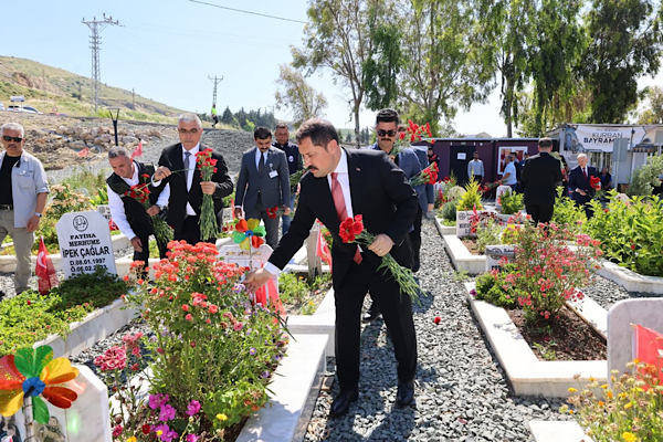 Vali Masatlı’dan Narlıca Deprem Şehitliği’ne ziyaret