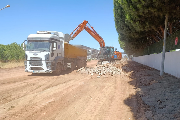 Aydın’da yol yapım, bakım, onarım ve altyapı çalışmaları sürüyor