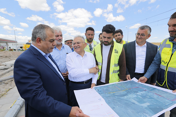 Başkan Büyükkılıç, yağmur suyu altyapı çalışmalarını inceledi