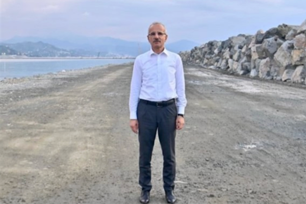 Uraloğlu: Halkalı-Arnavutköy metro hattı ilk gün 10 bin 21 yolcuya hizmet verdi