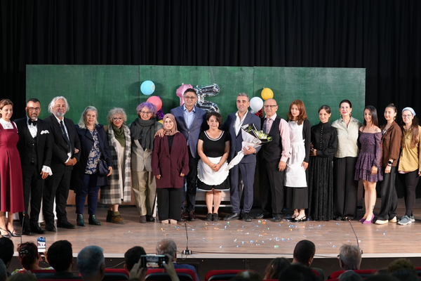 ALBET Şakran Tiyatro Topluluğu ilk gösterisini sahneledi