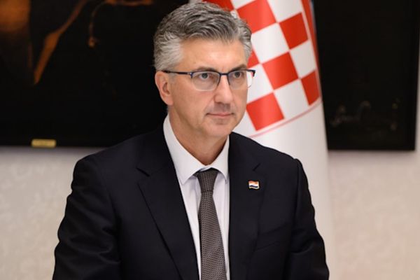Plenkovic: Azınlık bölgelerindeki altyapı projeleri için 62 sözleşme imzalandı