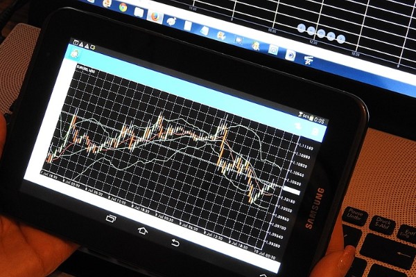 BIST 100 endeksinde kısa vadeli alım iştahı korunuyor ancak dalgalı seyir sürebilir