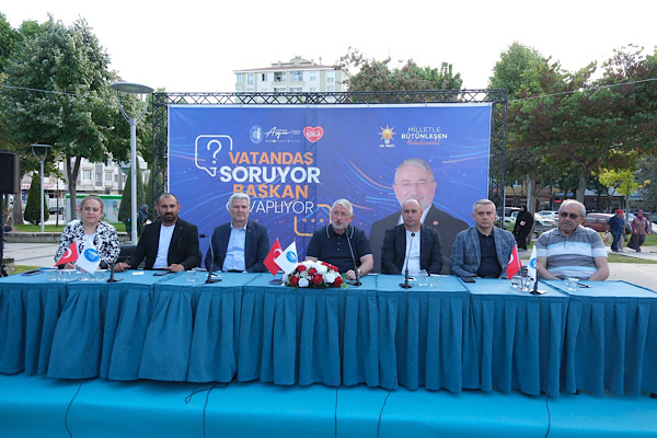 Başkan Aşgın, vatandaşlarla İskilipli Atıf Hoca Parkı’nda bir araya geldi