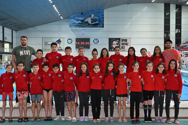 Yıldırım Belediyesporlu yüzücüler, müsabakalarda 149 madalya kazandı