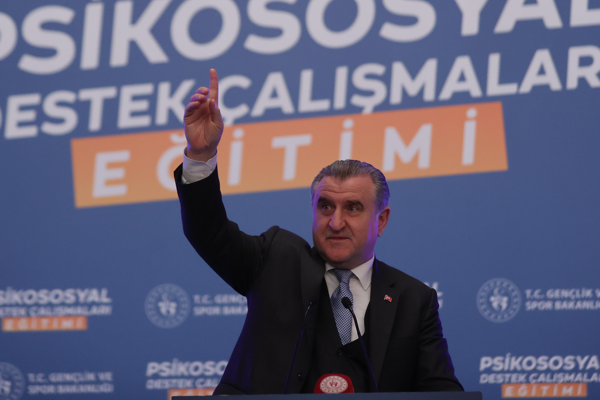 Bak: Gençler konuşmak ve dinlenmek istiyor