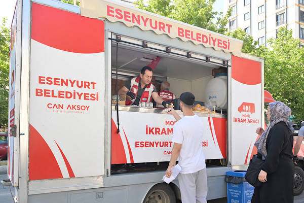 Esenyurt Belediyesi’nden YKS günü öğrencilere destek