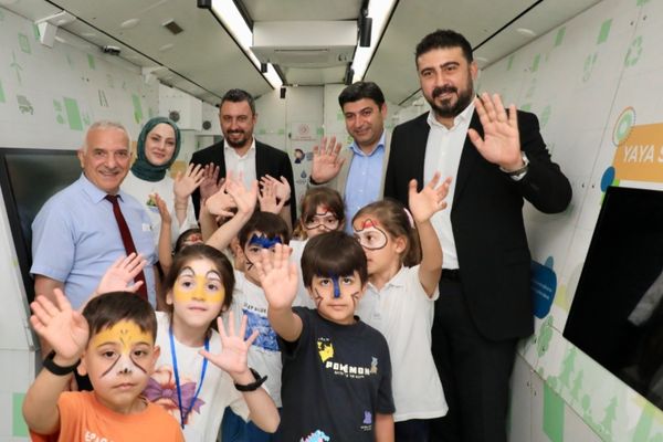 İETT’den öğrencilere geri dönüşüm ve sürdürülebilir ulaşım desteği