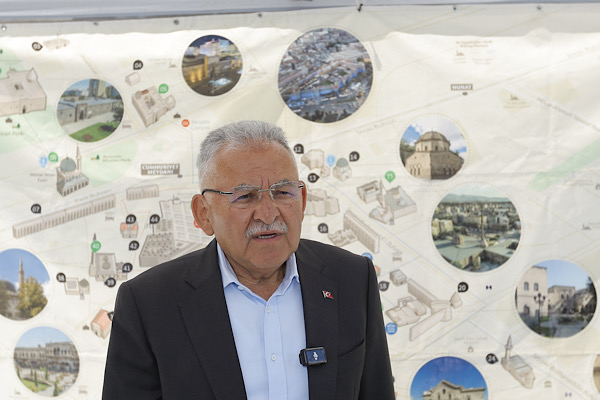 Büyükkılıç, TİM’in ilk 1000 ihracatçı listesine giren Kayseri firmalarını kutladı