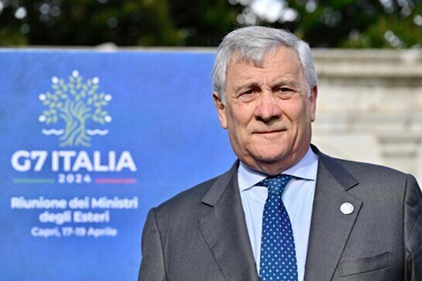 Tajani, Fransa Dışişleri Bakanı Barrot ile bir araya geldi