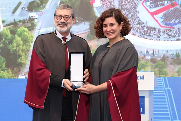 Sabancı Üniversitesi’nde mezuniyet töreni heyecanı