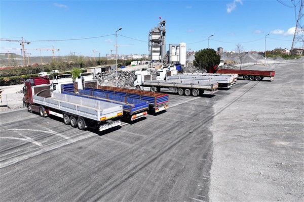 Esenler’de büyük araçlara yönelik yeni otopark hizmete açıldı