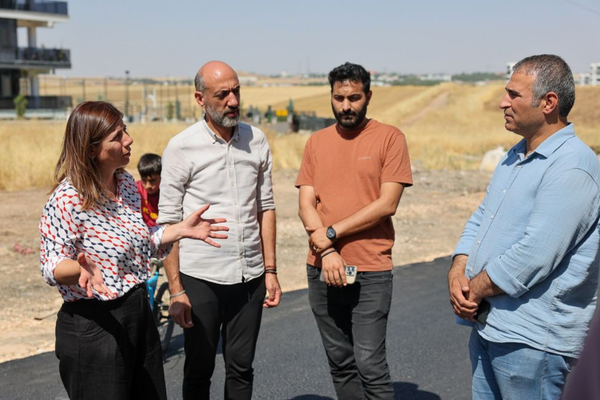 Eşbaşkan Bucak, altyapı ve peyzaj çalışmalarını sahada inceledi