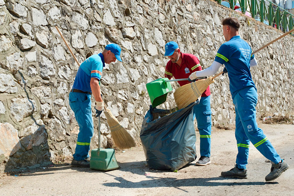 Yıldırım’da ilçe genelinde temizlik çalışması gerçekleştirildi