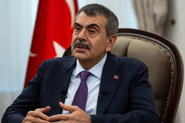 Bakan Tekin, Bursa’da Büyük Erzurum Yayla Şenliği’ne katıldı