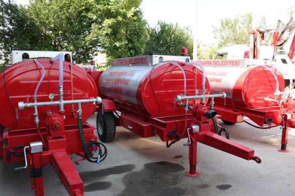 Kütahya Belediyesinden mahallelere su tankeri desteği