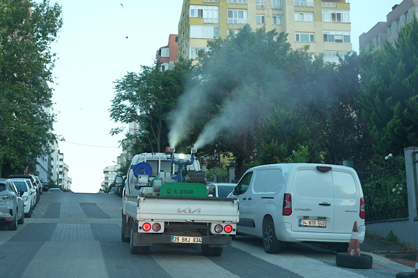Maltepe’de ilçe genelinde ilaçlama çalışmaları sürdürülüyor