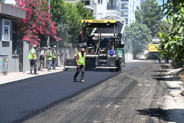 Kepez Belediyesi’nden Şafak Mahallesi’ne 20 milyon liralık asfalt çalışması