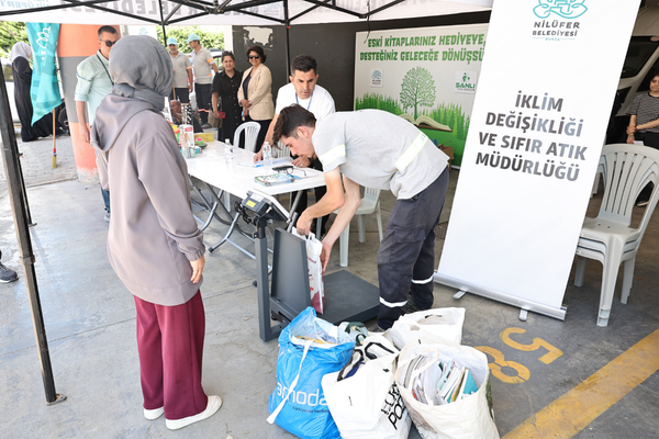 Nilüfer’de atık kağıt kampanyası: Eski kitap ve defterini getiren hediye kazanıyor