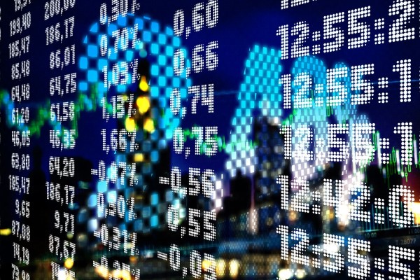 Küresel riskler ve teknoloji hisselerindeki satışlar piyasaları baskılıyor
