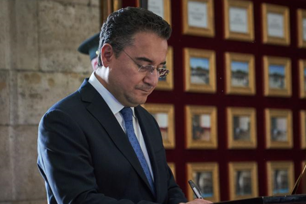 Babacan, 20 Temmuz Barış ve Özgürlük Bayramı resepsiyonuna katıldı