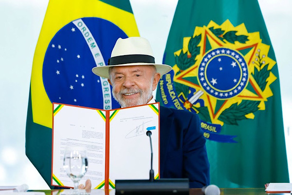 Lula da Silva: Japon halkıyla dayanışmamı ifade ediyorum