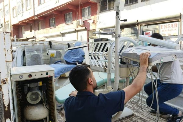 Şanlıurfa’da ruhsatsız diş tedavisi yapılan iki iş yeri mühürlendi