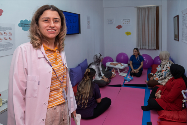 Eşrefpaşa Hastanesi’nde anne adaylarına Gebe Okulu desteği