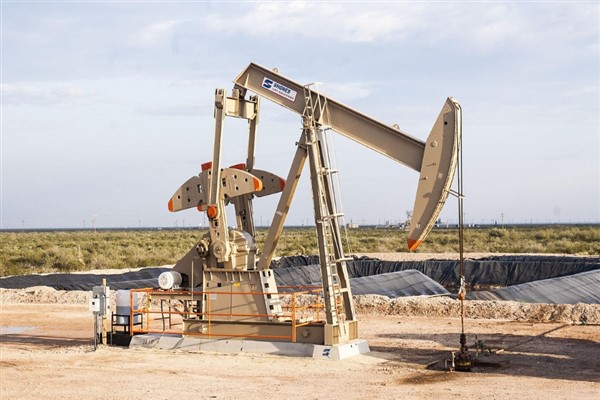 Emtia piyasalarında petrol yükselirken altın ve bakır geriledi