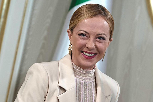 Meloni: Vatandaşlara hizmet edenler saygıyı hak ediyor