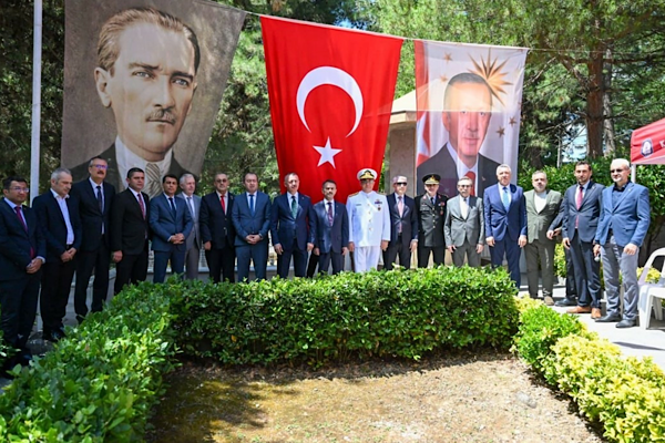 Kocaeli’nde 15 Temmuz şehitleri kabirleri başında anıldı