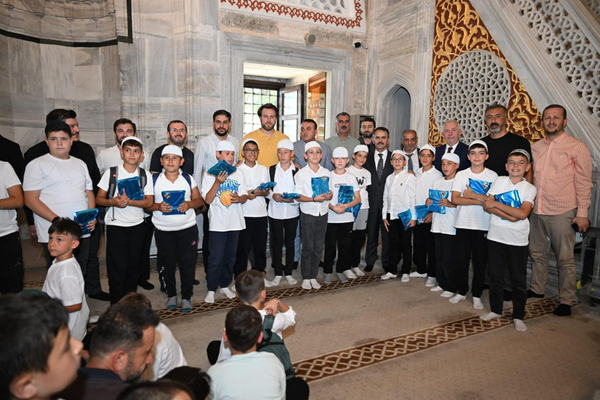 Vali Aktaş, TÜGVA Yaz Okulu öğrencilerinin Kur’an-ı Kerim’e Geçiş Töreni’ne katıldı
