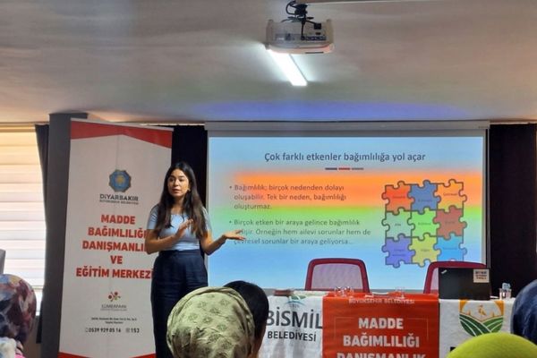 Bismil’de bağımlılıkla mücadele eğitimi düzenlendi