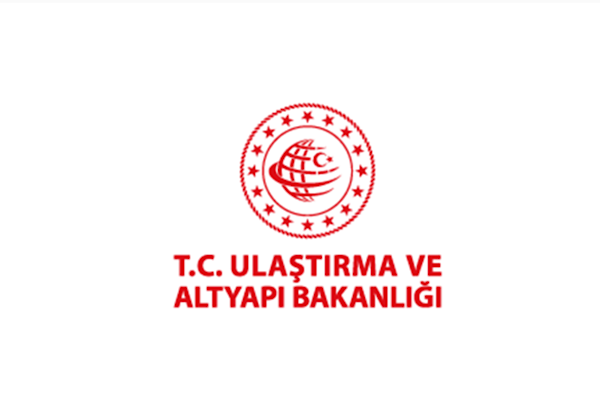 Büyükada’daki orman yangınına denizden destek