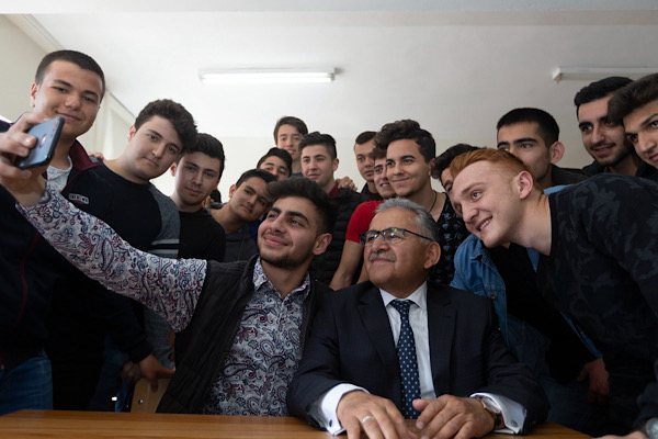 Başkan Büyükkılıç’tan üniversite adaylarına Kayseri daveti