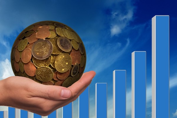 Kripto para piyasasında karışık seyir: Ethereum yükselirken Bitcoin ve XRP geriledi
