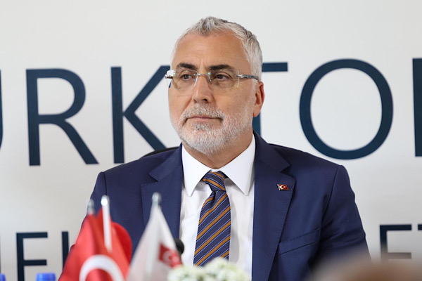 Bakan Işıkhan, Arnavutköy Belediye Başkanı Candaroğlu ile görüştü