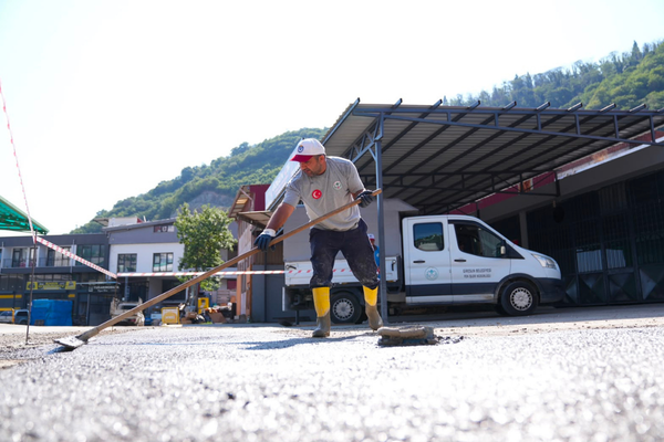 Giresun Belediyesi kent genelinde üstyapı çalışmalarını sürdürüyor