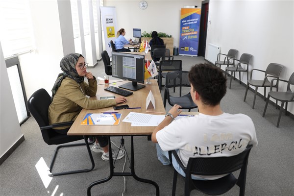 Konya’da YKS adaylarına ücretsiz tercih danışmanlığı
