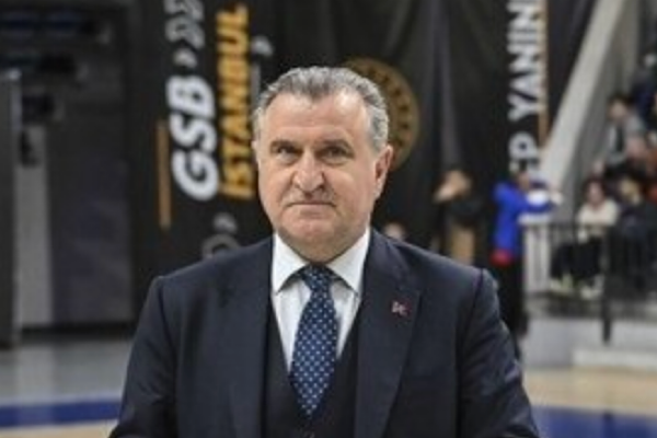 Bakan Bak’tan Filenin Sultanları’na tebrik: Finaldeyiz finalde