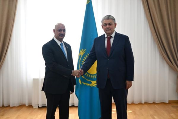 Kazakistan Dışişleri Bakanı Kosherbayev, Umman Büyükelçisi Al-Bahrani’yi kabul etti
