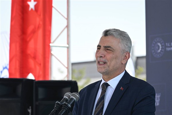 Bolat, Arhavi’de ziyaretlerde bulundu