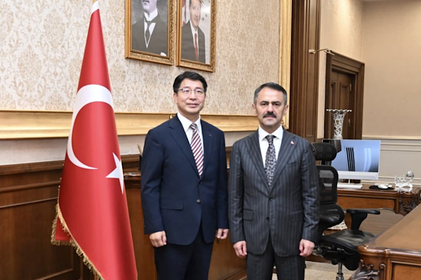 Posco Assan TST Çelik Sanayi A.Ş CEO’su Choi, Vali Aktaş’ı ziyaret etti