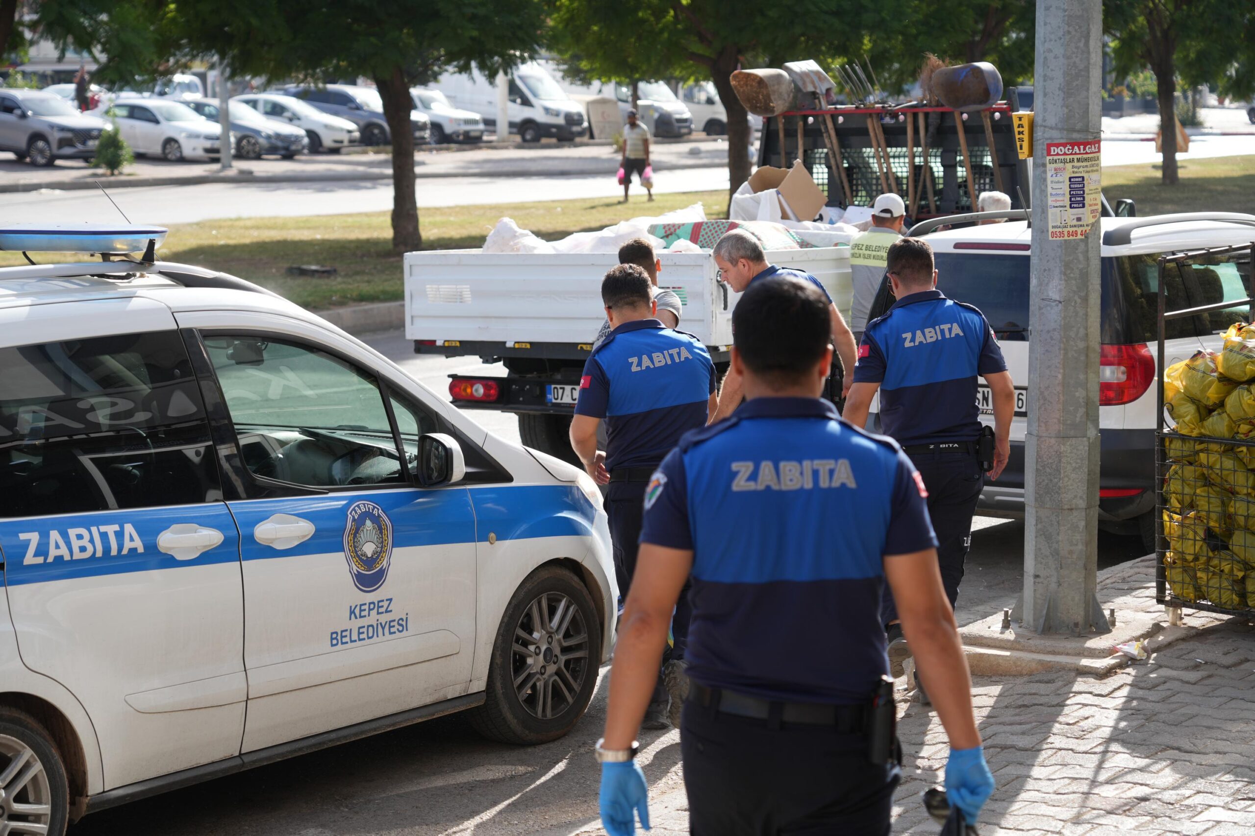 Kepez’de pazar yerlerinde zabıta denetimleri sürüyor